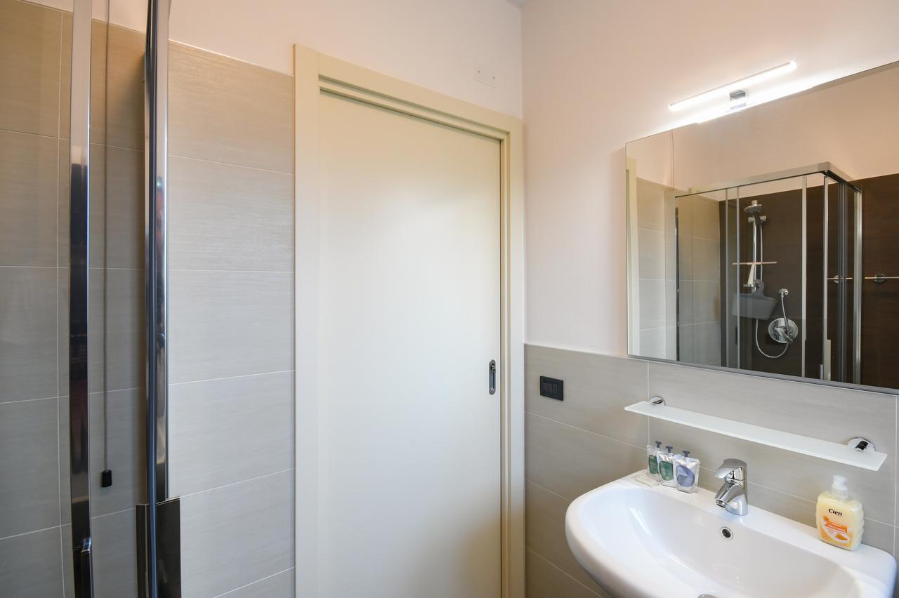 סירמיונה Aurora Home מראה חיצוני תמונה
